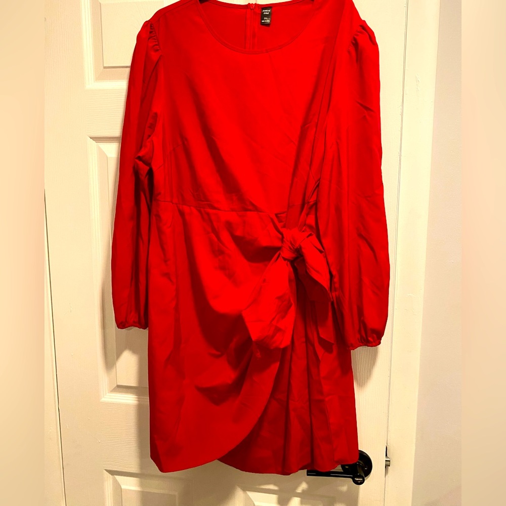 PLUS Red wrap dress!🎈